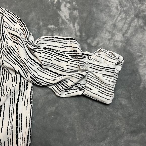 Velvet Heart Black and White Button Down Shirt - Picture 6 of 11